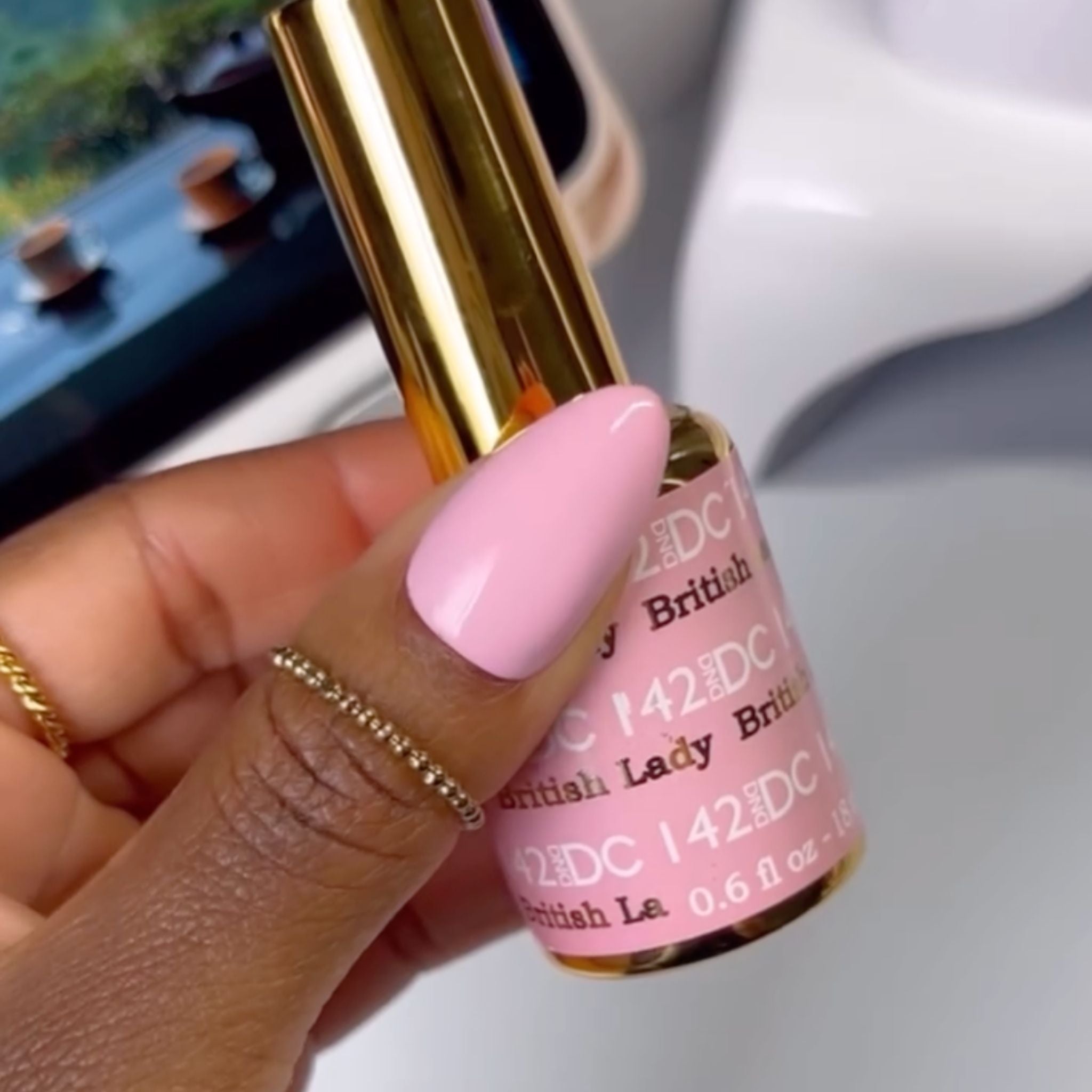 British Lady #142 thumbnail 2