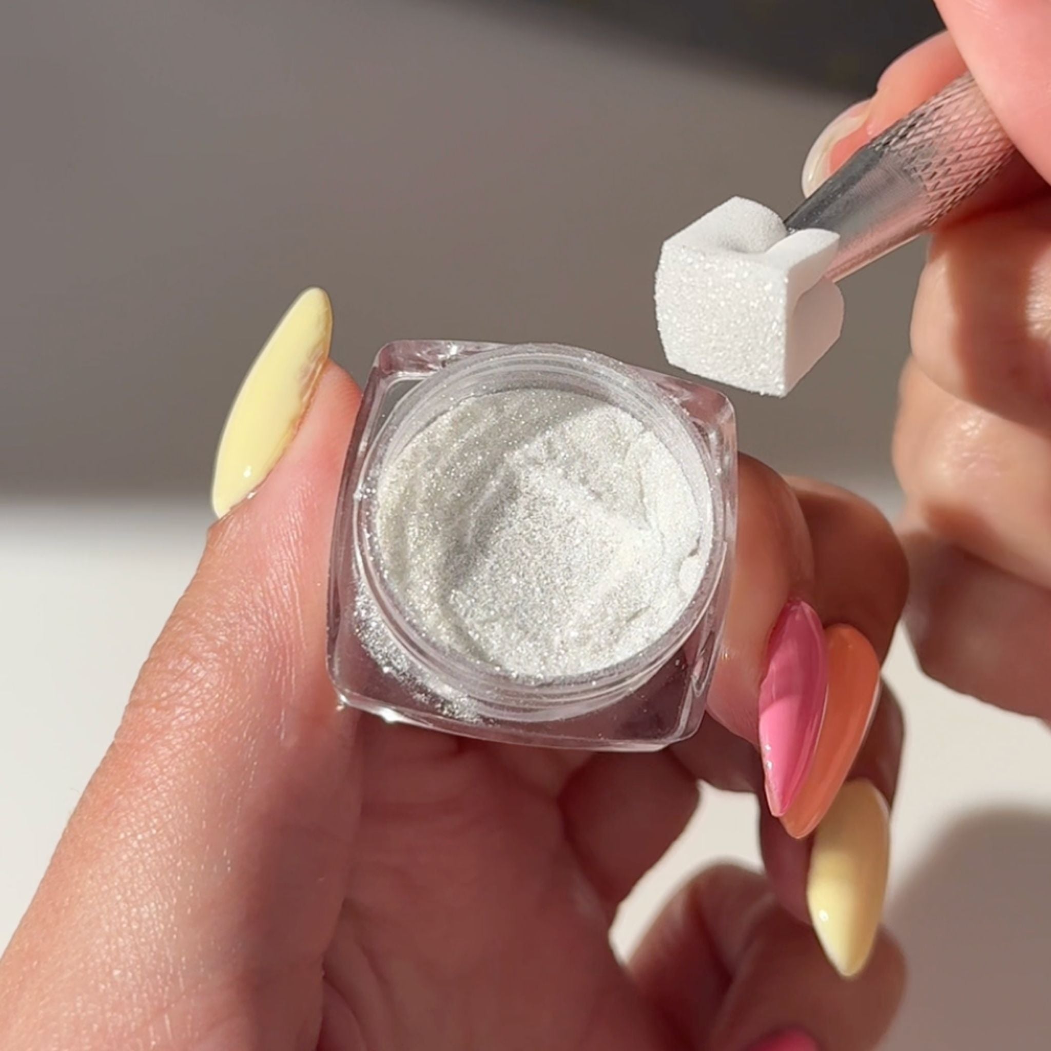 Nail Sponge Grabbing Pen thumbnail 2